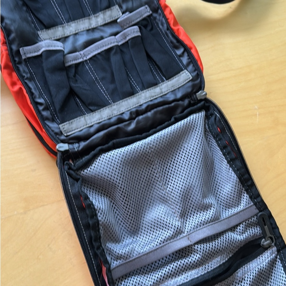 Red-orange tech bag - Picture 3 of 5